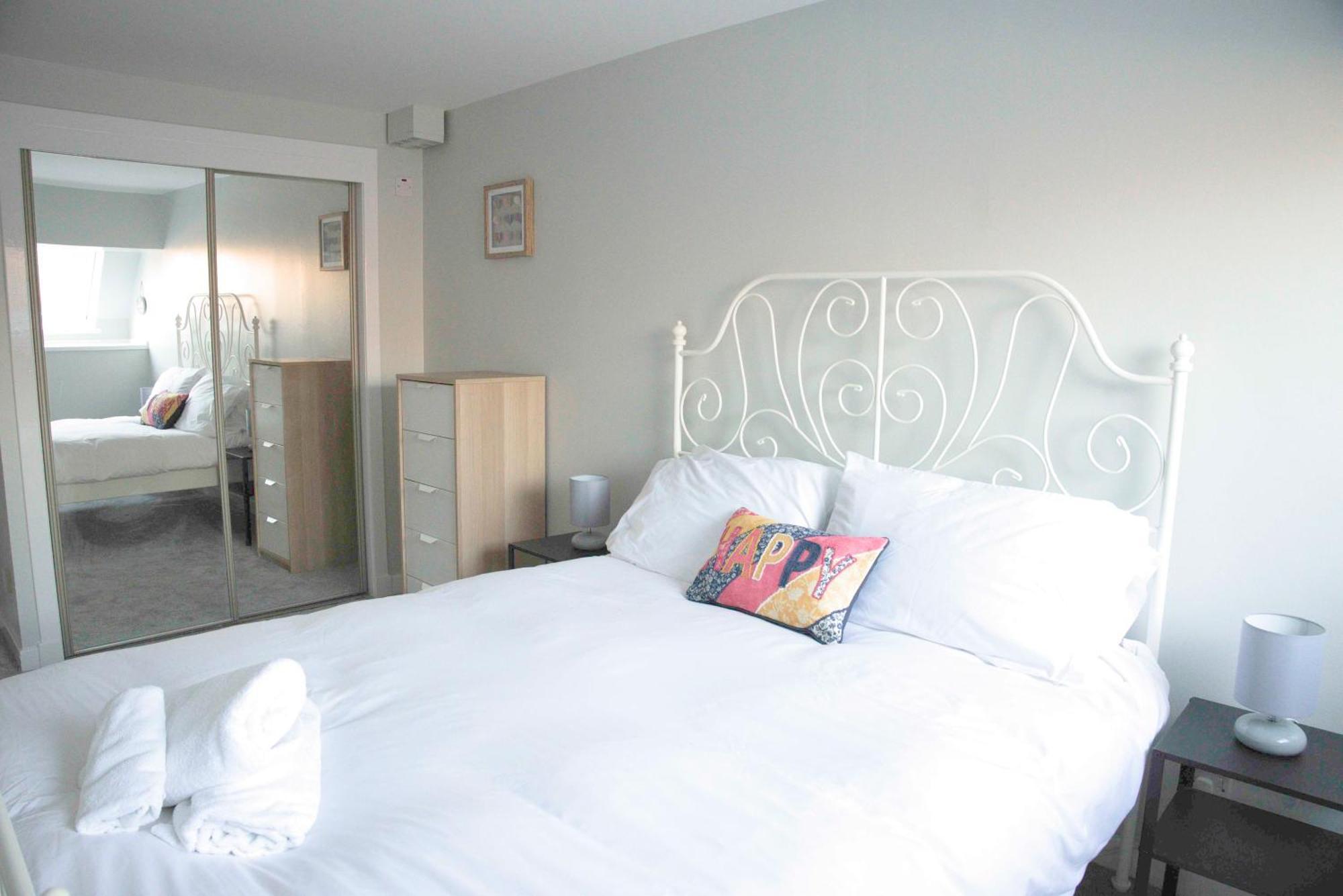Fabulous Stylish Flat In Merchant City & Free Secure Parking Glasgow Buitenkant foto